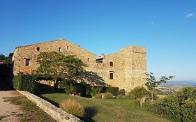 Castello Montelagello 5 posti letto.